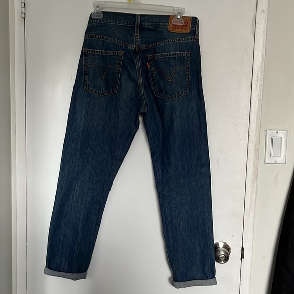 Distressed levi’s jeans - Picture 2 of 6